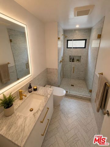 6467 Deep Dell Place, Los Angeles, CA 90068