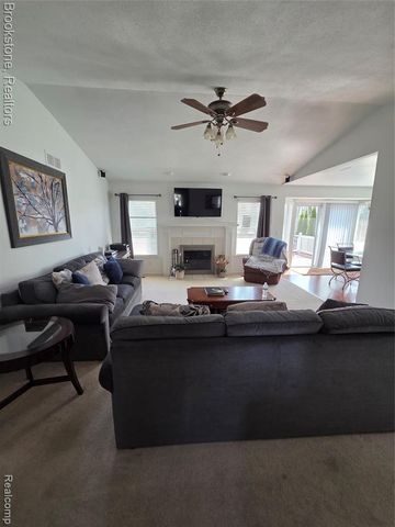 32010 N Oakcrest Drive, Chesterfield, MI 48047