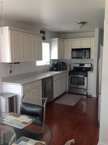 32010 N Oakcrest Drive, Chesterfield, MI 48047