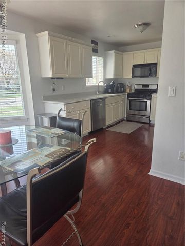 32010 N Oakcrest Drive, Chesterfield, MI 48047