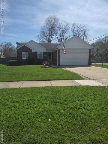 32010 N Oakcrest Drive, Chesterfield, MI 48047