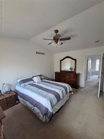 32010 N Oakcrest Drive, Chesterfield, MI 48047