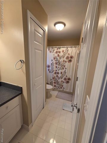 32010 N Oakcrest Drive, Chesterfield, MI 48047