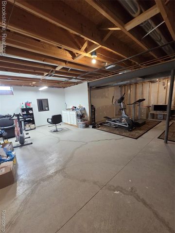32010 N Oakcrest Drive, Chesterfield, MI 48047