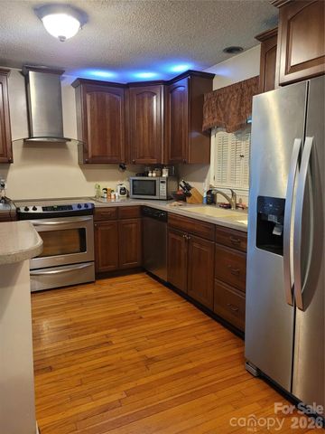 3745 Windhaven Drive NW, Conover, NC 28613