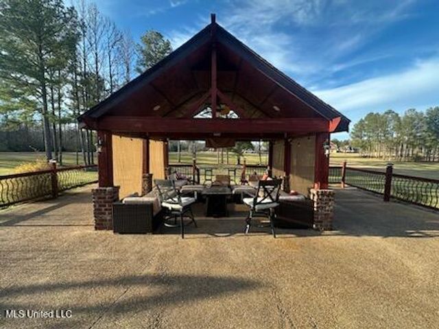 113 Levon Owens Road, Raymond, MS 39154