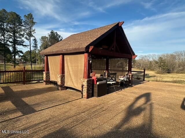 113 Levon Owens Road, Raymond, MS 39154