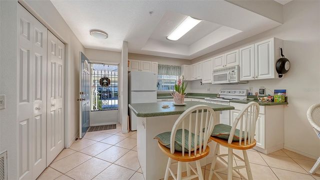 4205 CASTLEBRIDGE LANE 1112, Sarasota, FL 34238