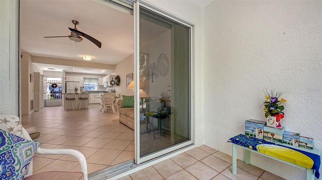 4205 CASTLEBRIDGE LANE 1112, Sarasota, FL 34238