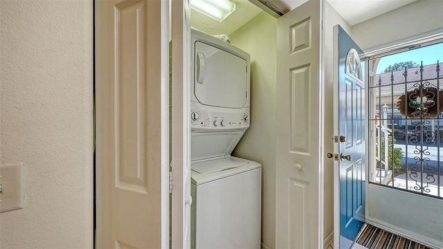 4205 CASTLEBRIDGE LANE 1112, Sarasota, FL 34238