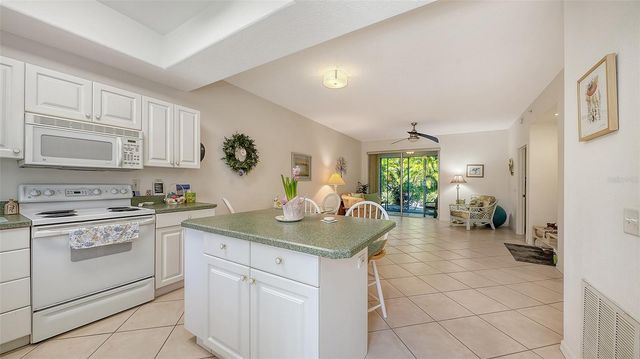 4205 CASTLEBRIDGE LANE 1112, Sarasota, FL 34238