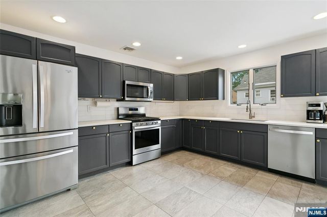 245 Knox Avenue, Cliffside Park, NJ 07010