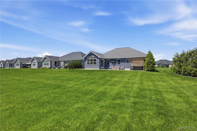 62 Country Club Court, Grand Island, NY 14072