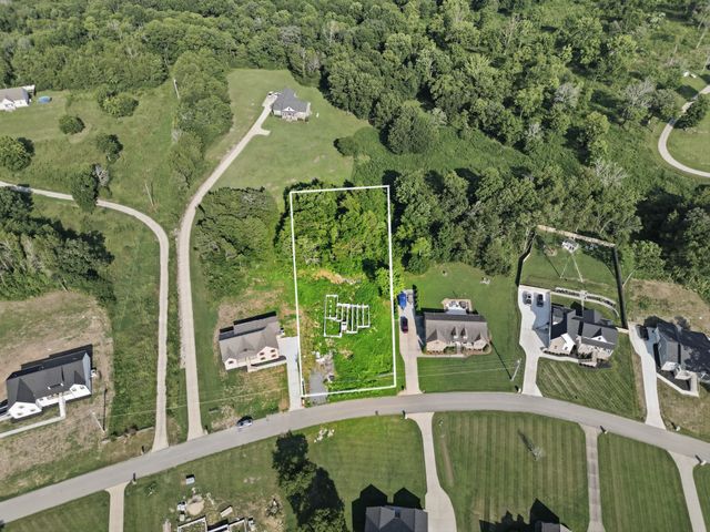 505 Bridle Path Ln, Hartsville, TN 37074