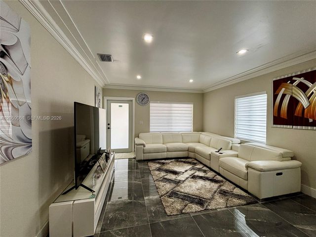 1043 NW 33rd Street Front, Miami, FL 33127