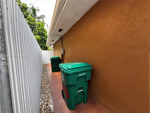 1043 NW 33rd Street Front, Miami, FL 33127