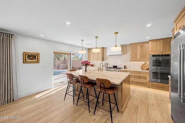 3341 E COCHISE Drive, Phoenix, AZ 85028