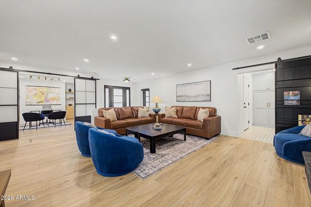 3341 E COCHISE Drive, Phoenix, AZ 85028
