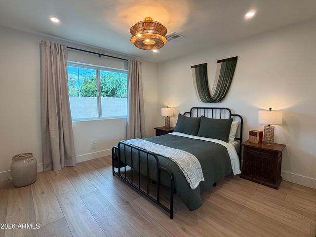 3341 E COCHISE Drive, Phoenix, AZ 85028