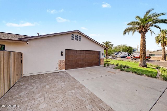 3341 E COCHISE Drive, Phoenix, AZ 85028