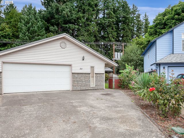 311 Ne 28TH Pl, Mc Minnville, OR 97128