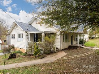 65 Banks Town Road, Weaverville, NC 28787