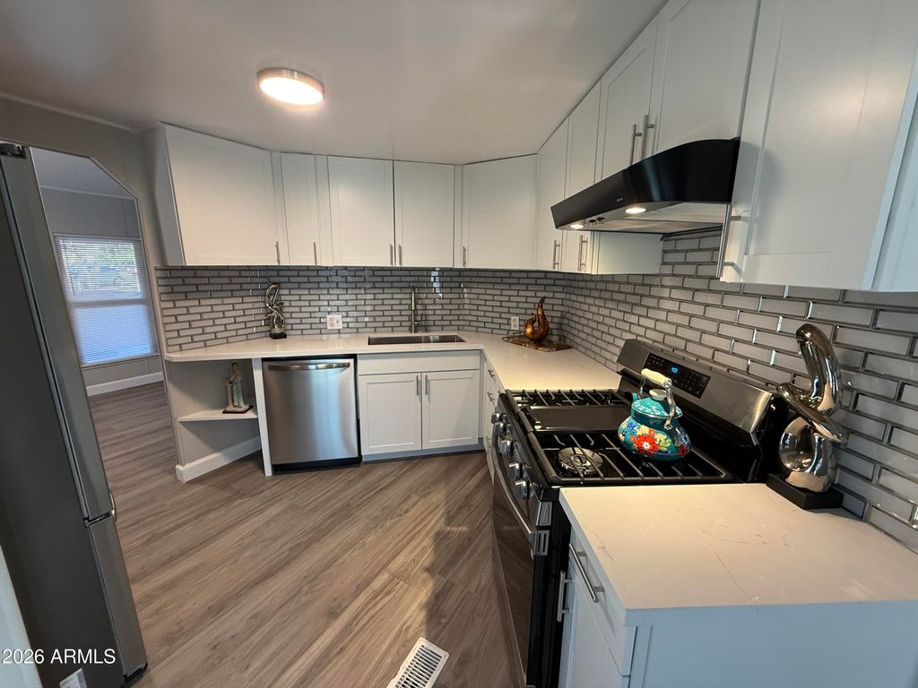 700 W MANOR Street, Chandler, AZ 85225 — exterior
