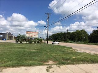2104 S 3rd Street, Mabank, TX 75147