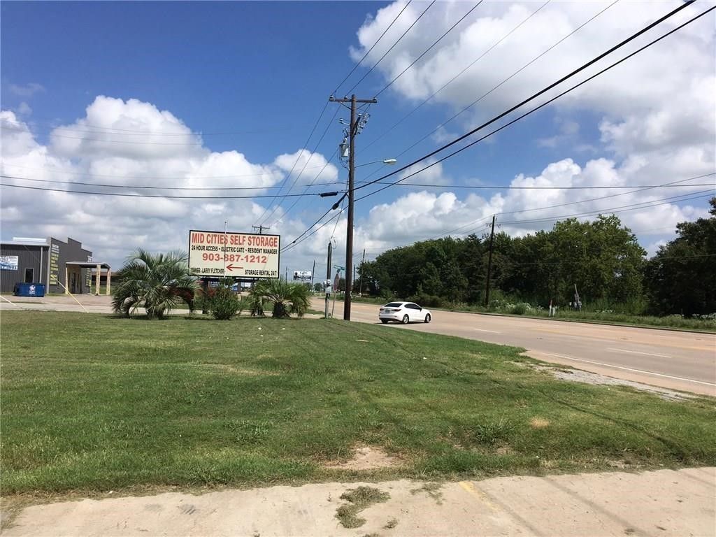 2104 S 3rd Street, Mabank, TX 75147