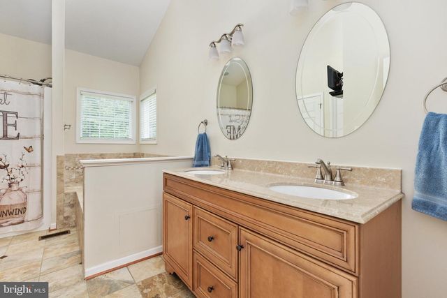 228 MERCYS DR, Middletown, VA 22645