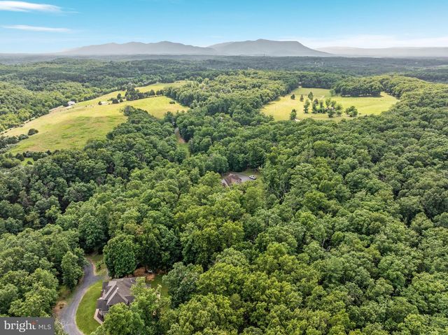 228 MERCYS DR, Middletown, VA 22645
