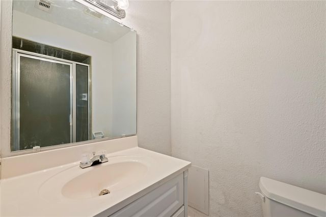2402 21st Avenue N, Texas City, TX 77590
