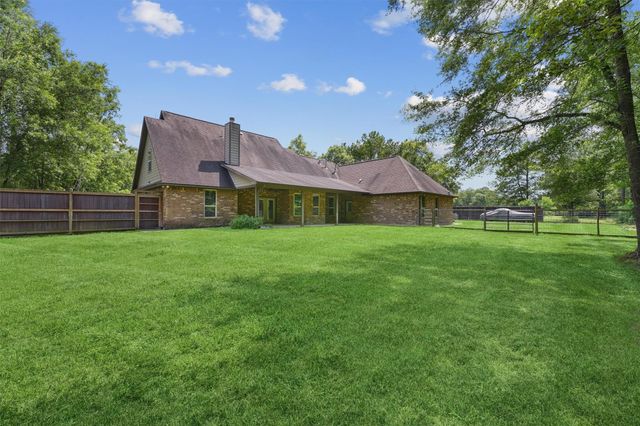 532 County Road 632, Dayton, TX 77535