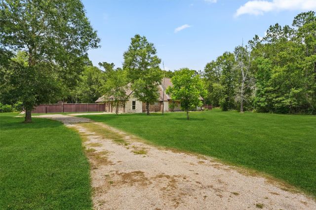 532 County Road 632, Dayton, TX 77535