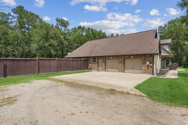 532 County Road 632, Dayton, TX 77535