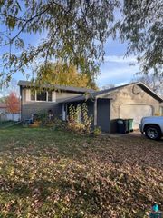 5705 W 56th st St Street, Sioux Falls, SD 57106
