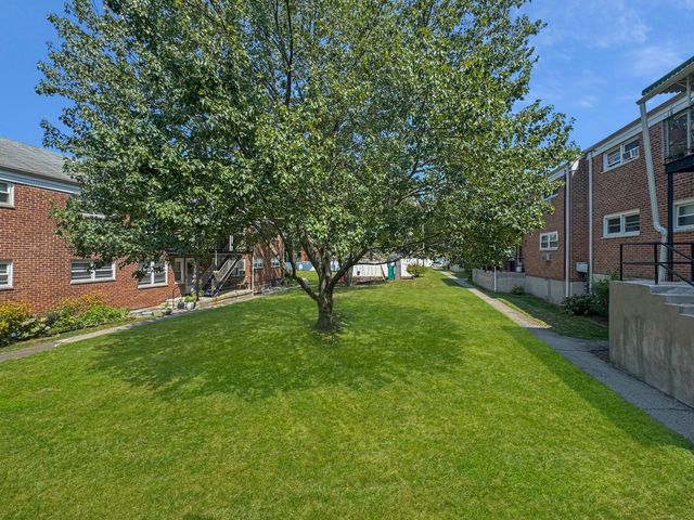 104 Strawberry Hill Avenue 2, Stamford, CT 06902