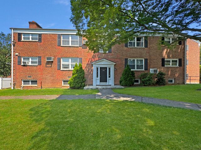 104 Strawberry Hill Avenue 2, Stamford, CT 06902