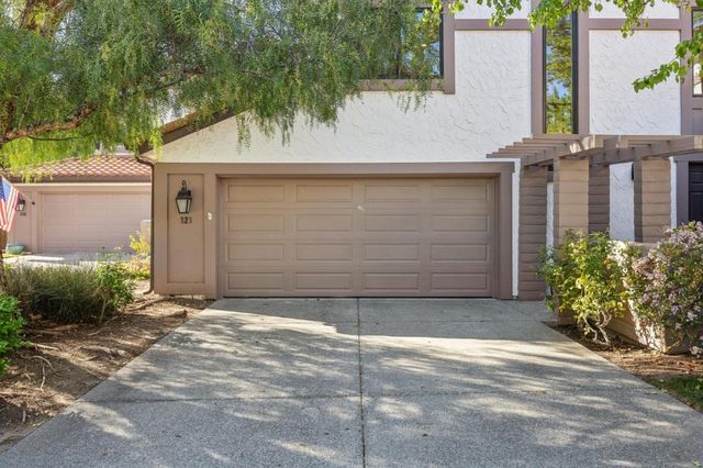 121 Calle Nivel, Los Gatos, CA 95032