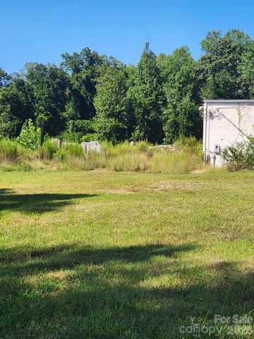 2015 24th Street NE, Hickory, NC 28601