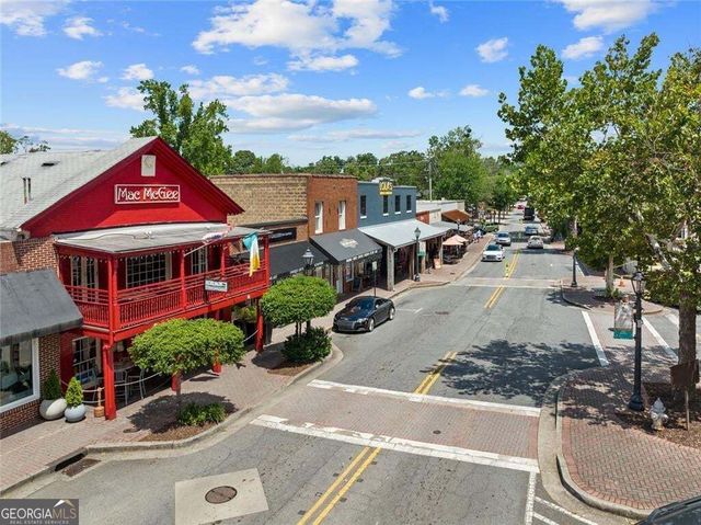 3105 Village Green Drive, Roswell, GA 30075