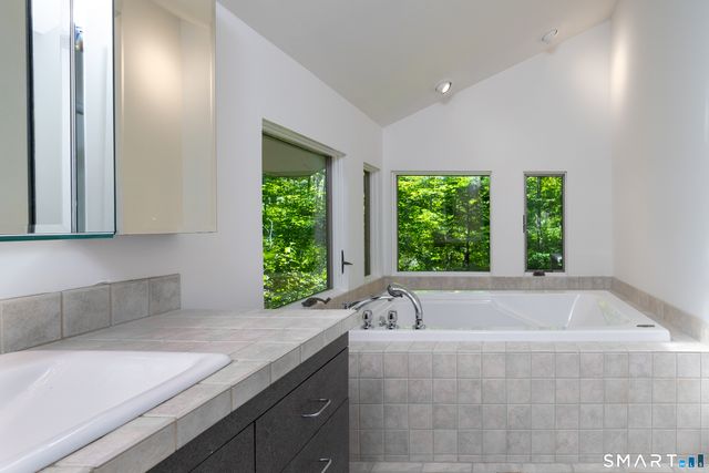 60 Muller Road, Kent, CT 06757