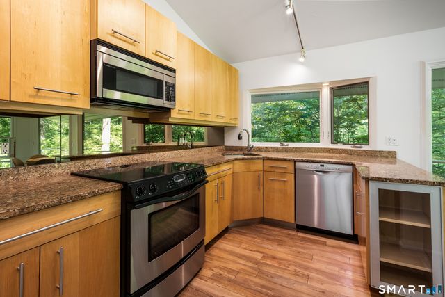 60 Muller Road, Kent, CT 06757