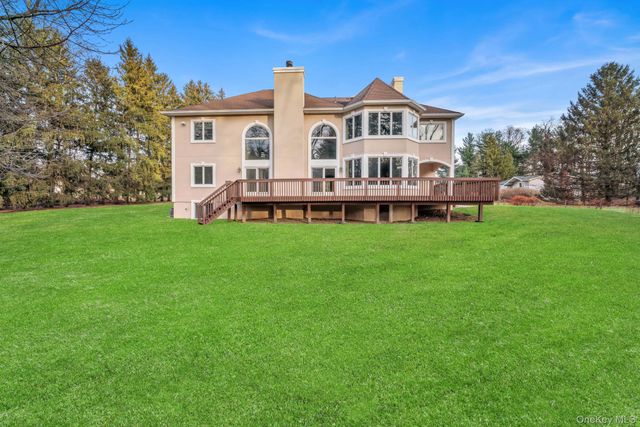 7 Hampton Road, Airmont, NY 10901