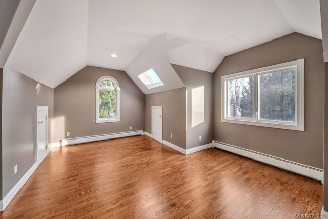 7 Hampton Road, Airmont, NY 10901