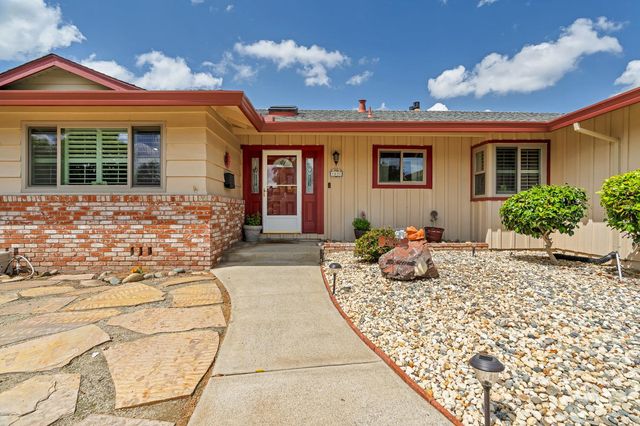 4831 Cameron Ranch Dr, Carmichael, CA 95608