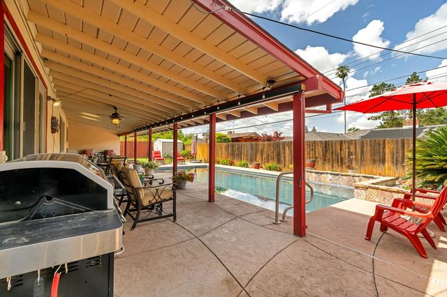 4831 Cameron Ranch Dr, Carmichael, CA 95608