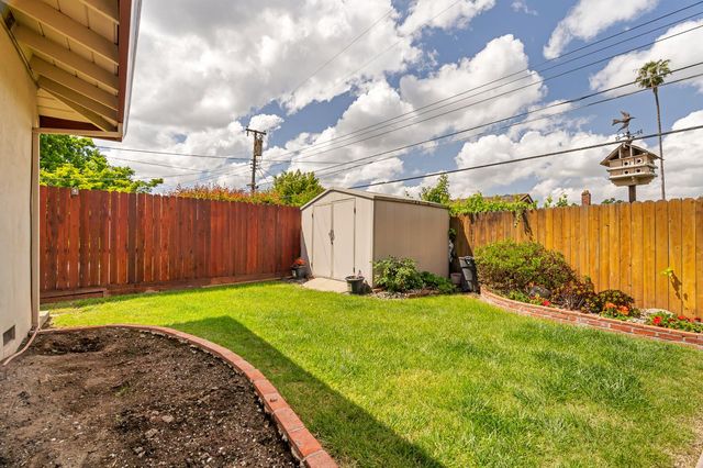 4831 Cameron Ranch Dr, Carmichael, CA 95608