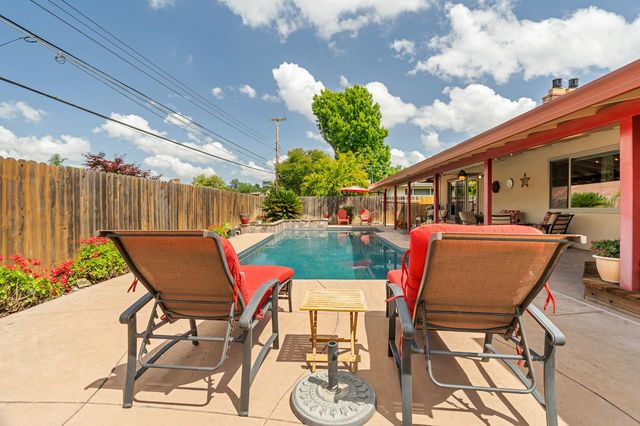 4831 Cameron Ranch Dr, Carmichael, CA 95608