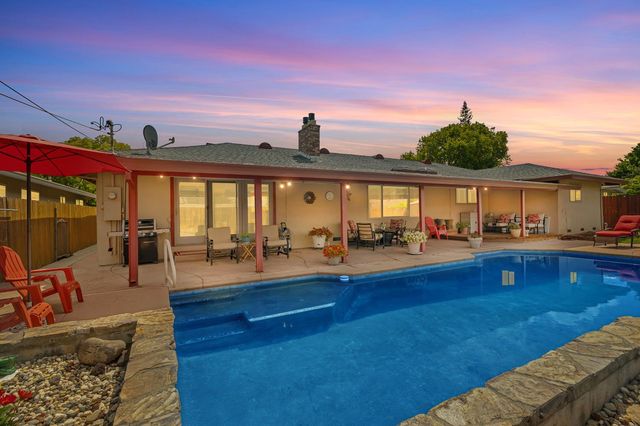 4831 Cameron Ranch Dr, Carmichael, CA 95608